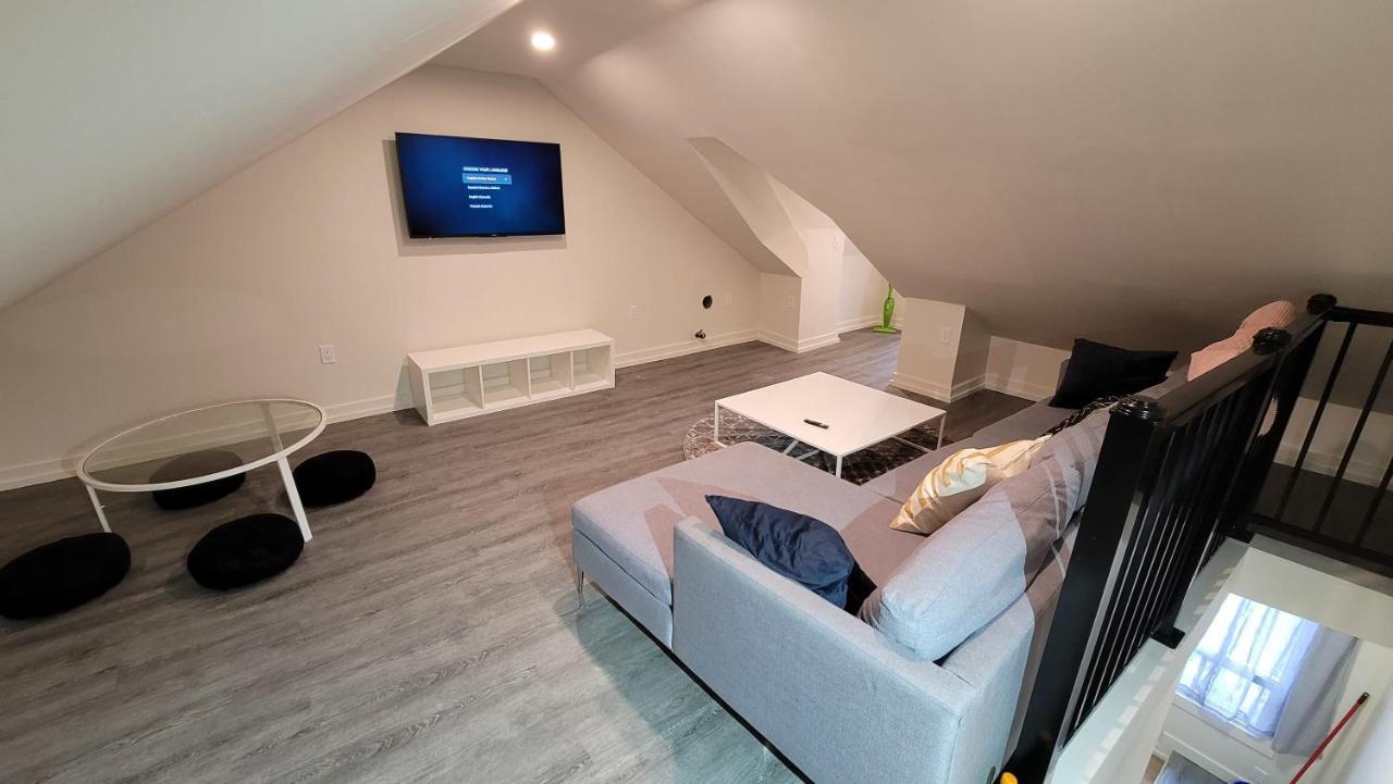 Lovely 2 Level Suite Хамилтън Екстериор снимка